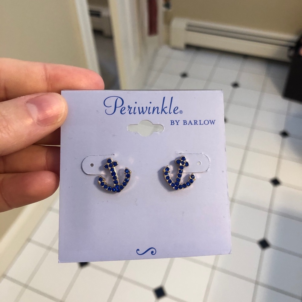 Cute anchor earrings!